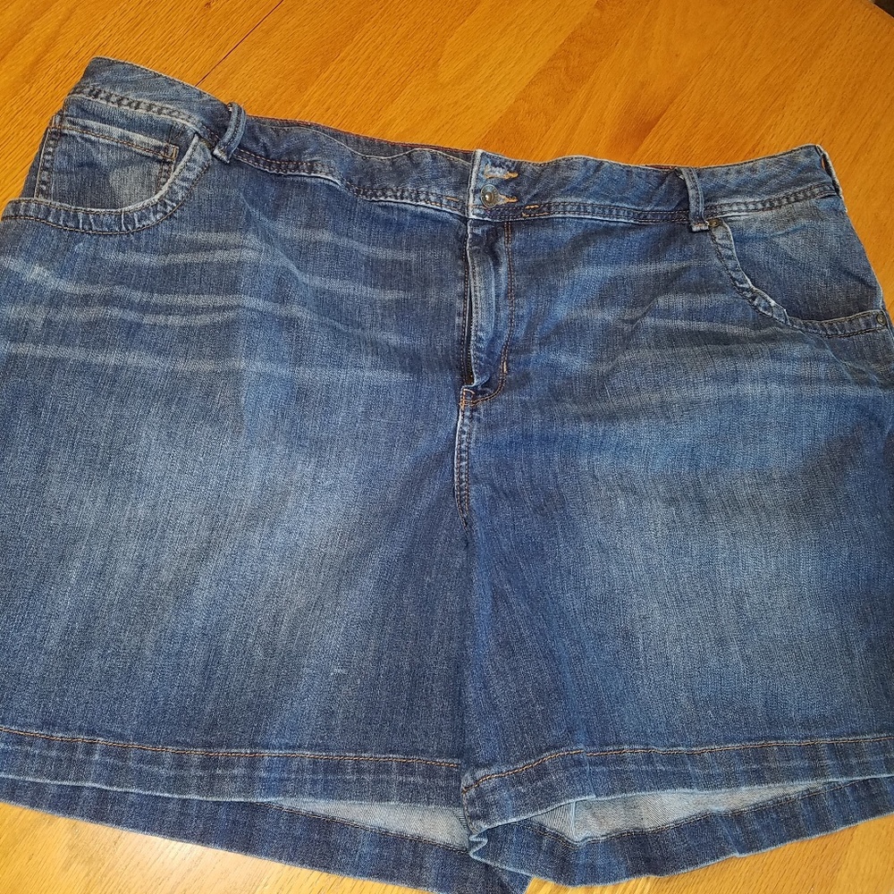 Lane Bryant sz 26 jean shorts